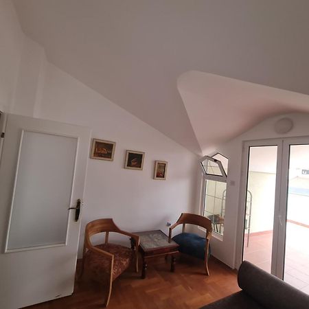 Nerina Apartment Petrovac Екстер'єр фото