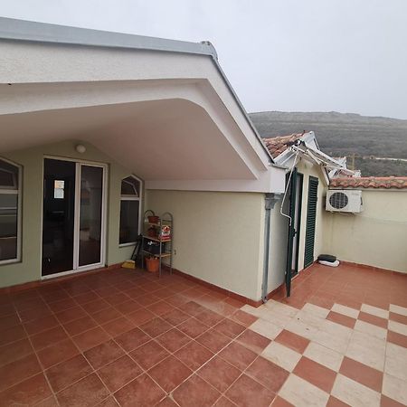 Nerina Apartment Petrovac Екстер'єр фото