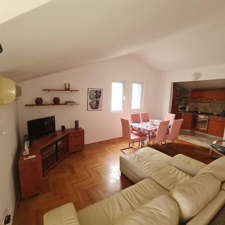 Nerina Apartment Petrovac Екстер'єр фото