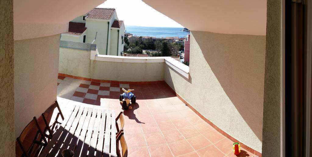 Nerina Apartment Petrovac Екстер'єр фото