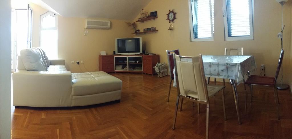 Nerina Apartment Petrovac Екстер'єр фото
