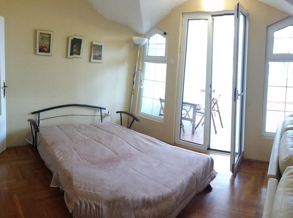 Nerina Apartment Petrovac Екстер'єр фото
