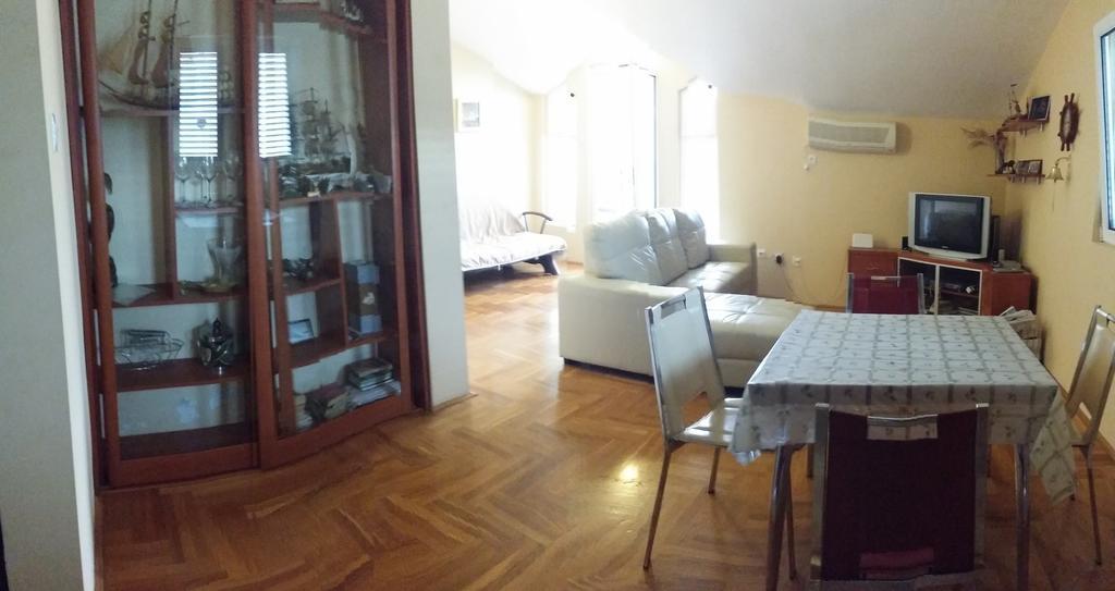 Nerina Apartment Petrovac Екстер'єр фото