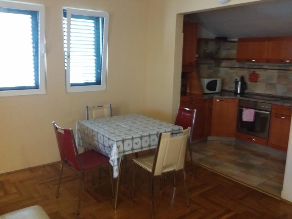 Nerina Apartment Petrovac Екстер'єр фото